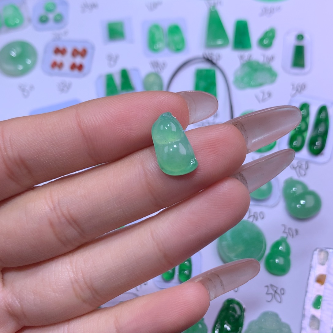 翡翠未镶嵌吊坠(不含链)豆子