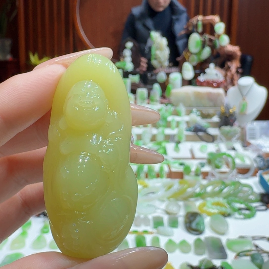 和田玉黄口佛公未镶嵌