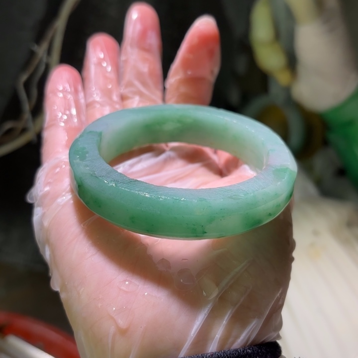 F***n石英质玉（非洲翠）未镶嵌手镯定制