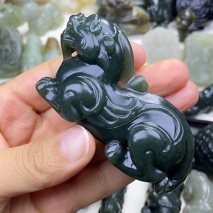 傑***和田玉未镶嵌颈饰