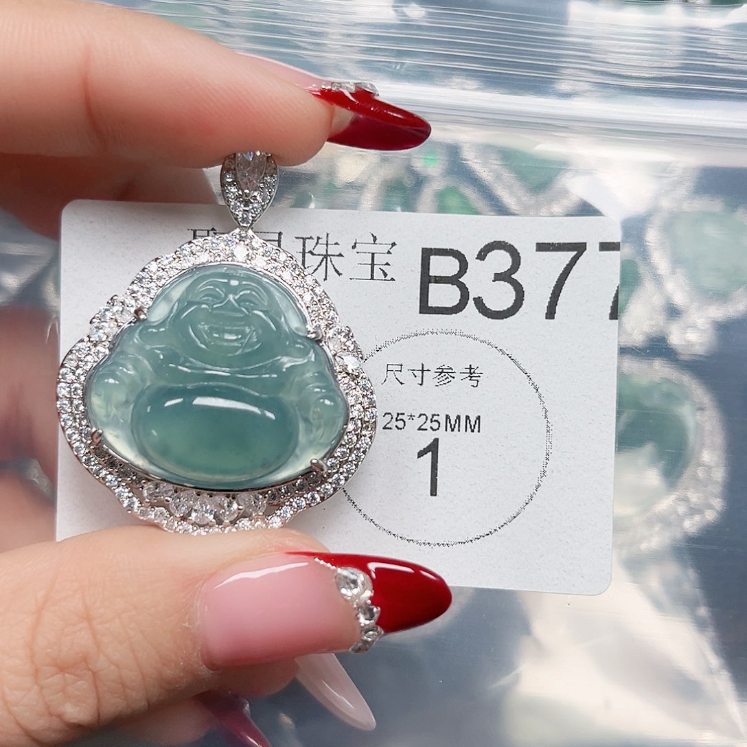 翡翠颈饰未镶嵌翡翠377