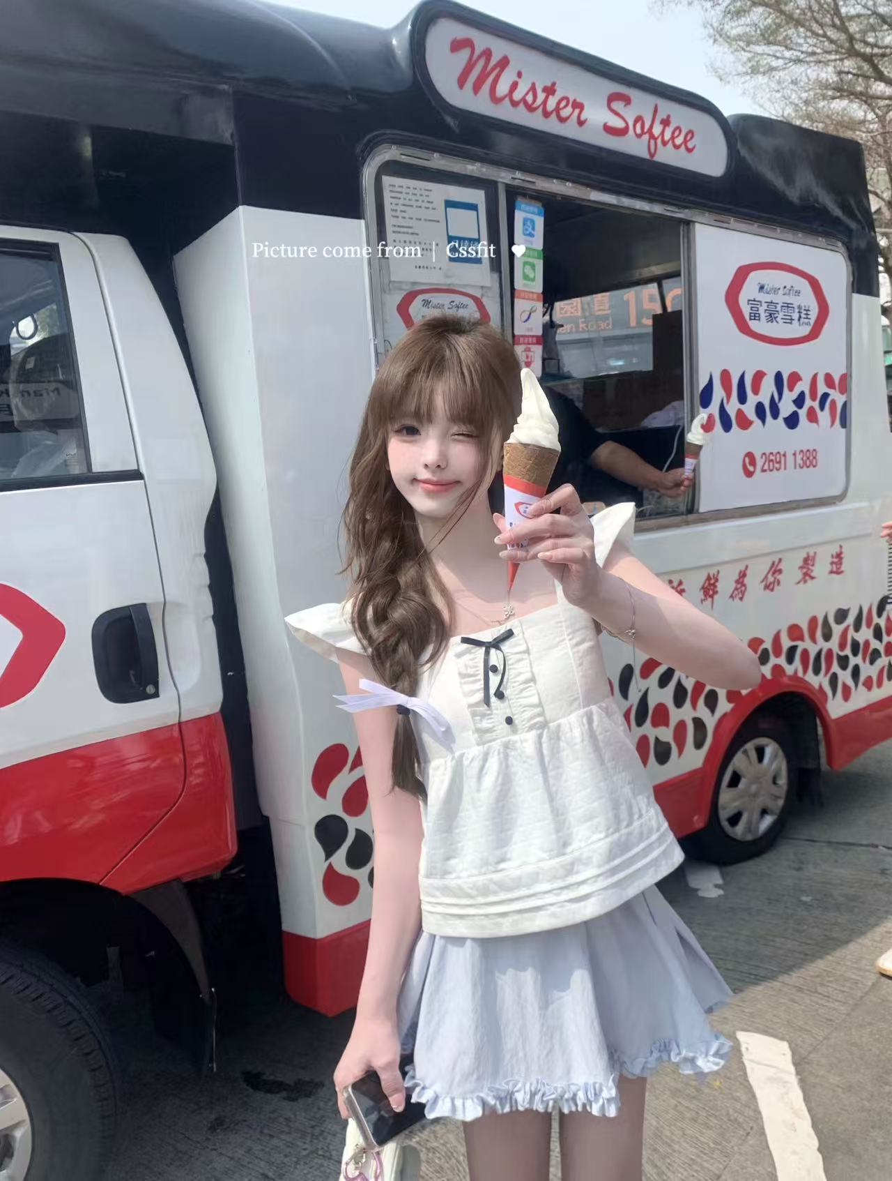 云端曲奇 小飞袖蝴蝶结泡泡上衣+黑/蓝色短裙套组