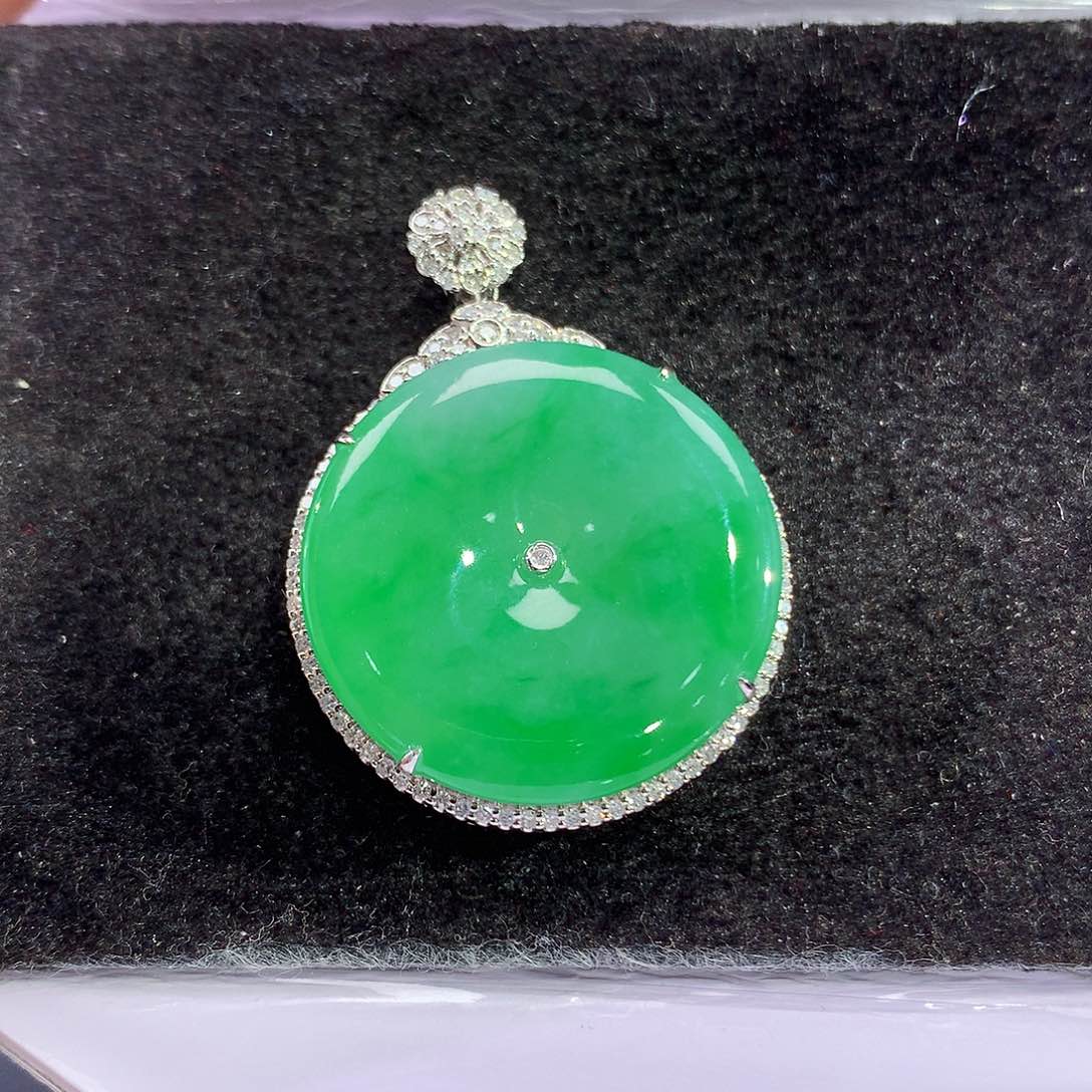 翡翠18K金镶嵌吊坠(赠链)