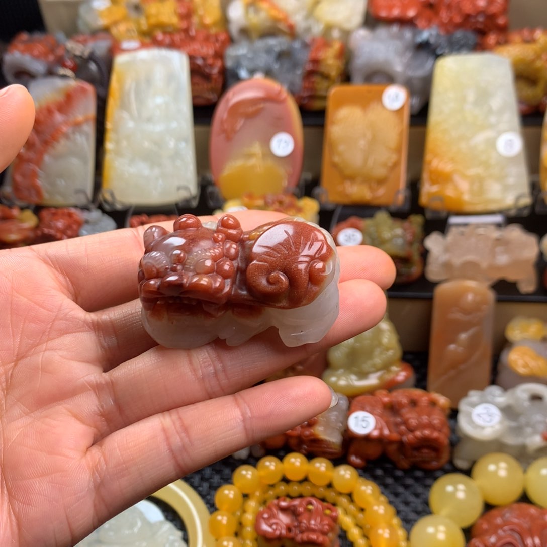 石英质玉（黄龙玉）挂件未镶嵌