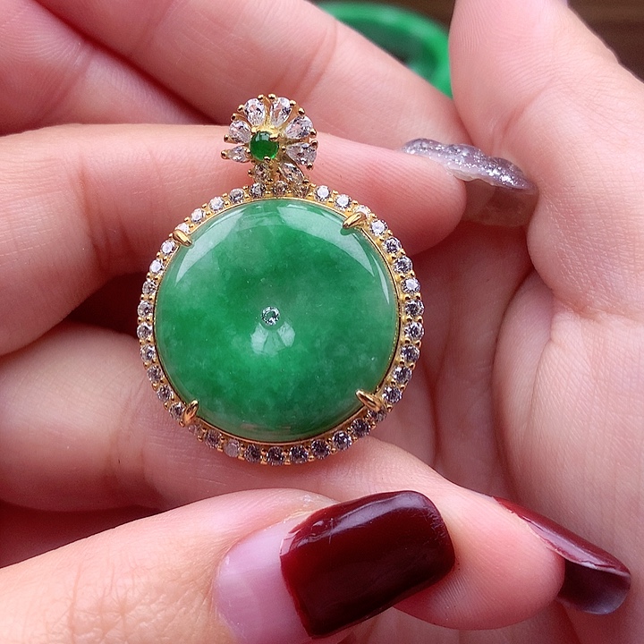 翡翠颈饰银S925镶嵌翡翠