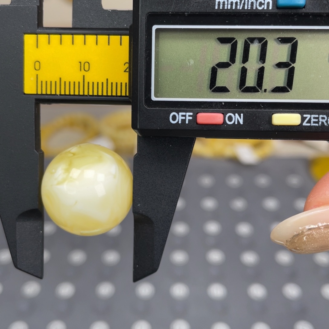 琥珀未镶嵌裸石91