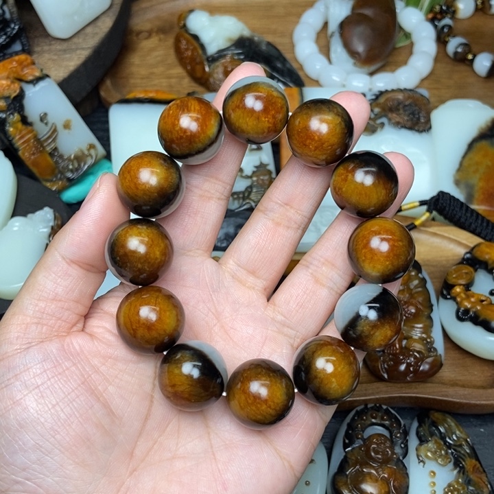 闲***人和田玉未镶嵌颈饰