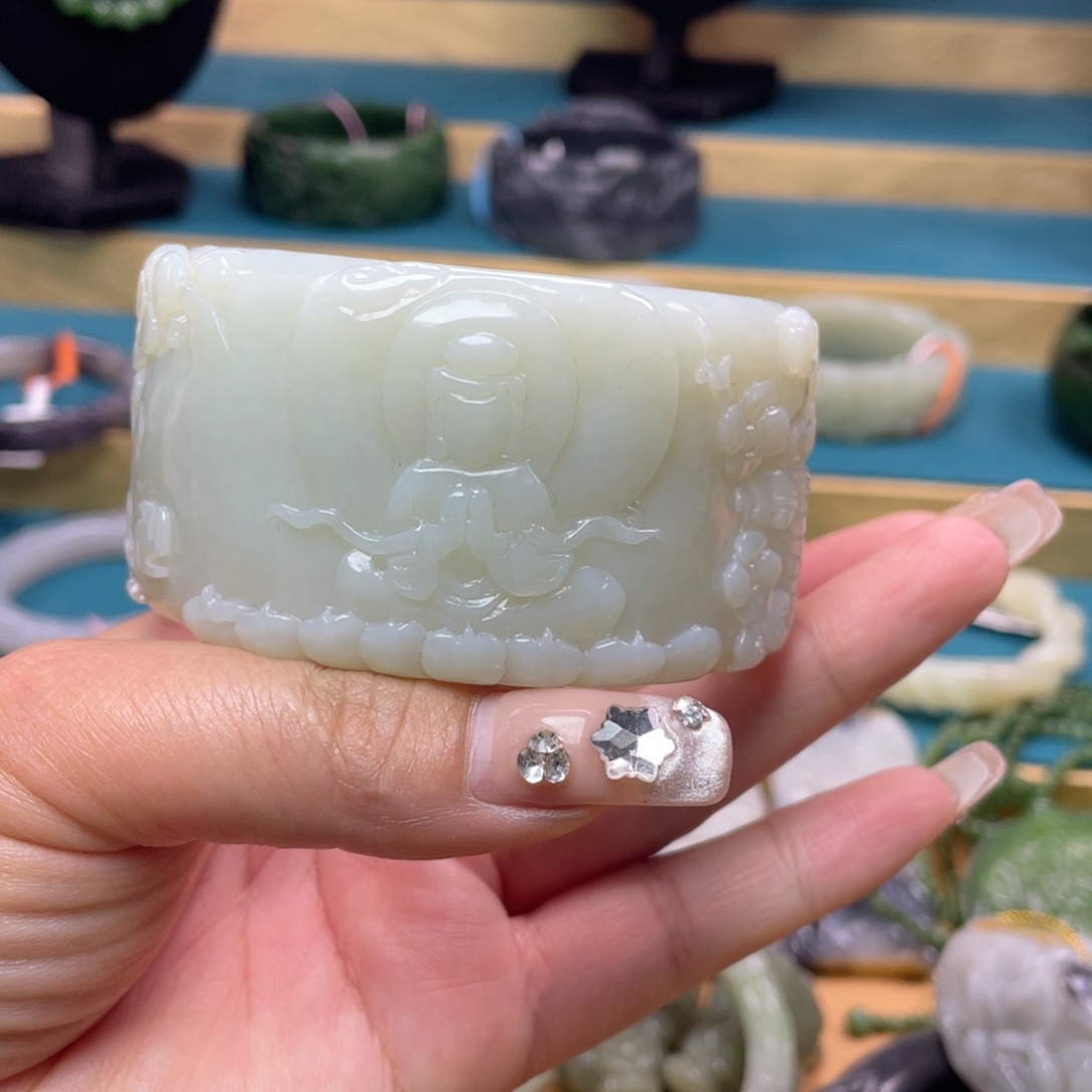 和田玉手镯未镶嵌13