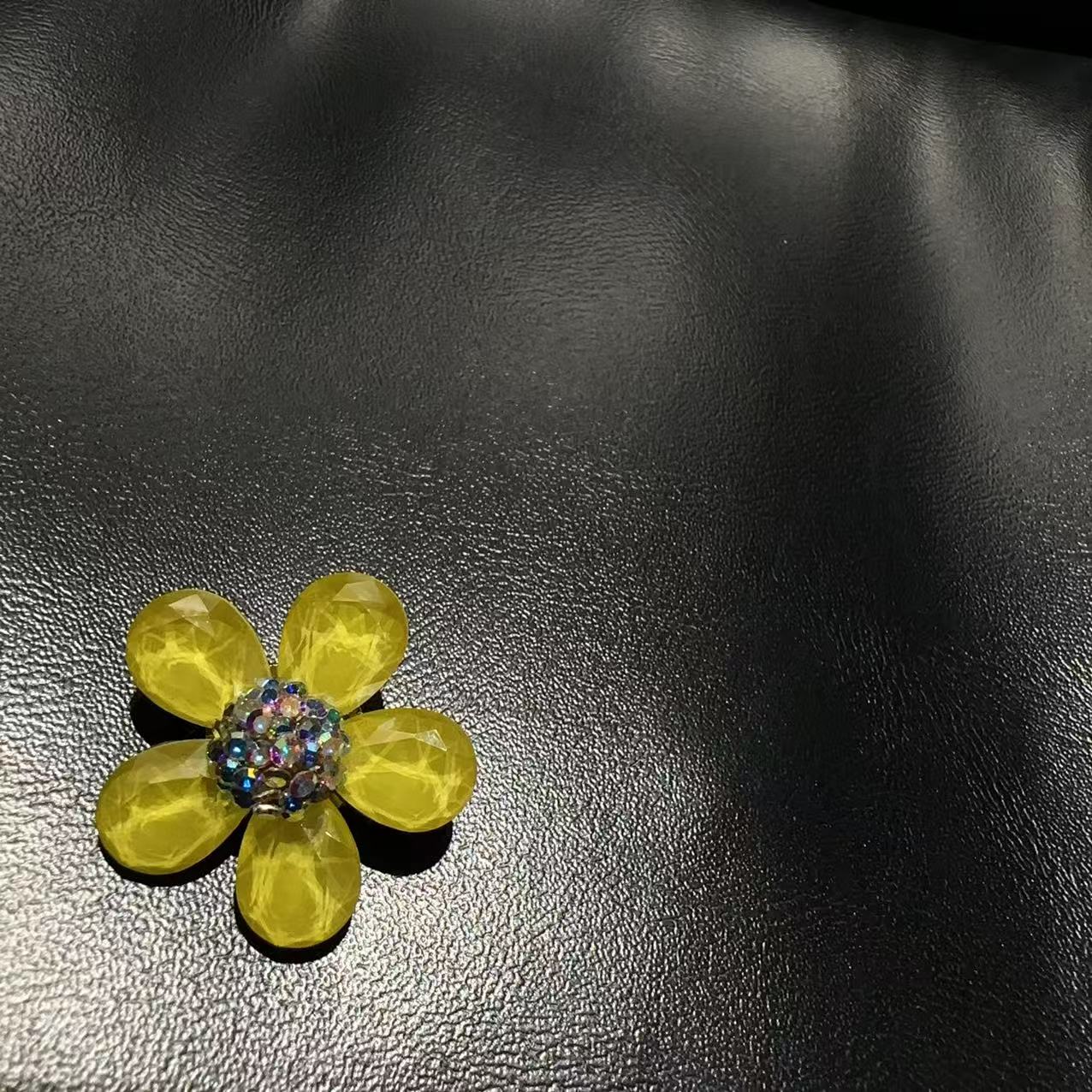 非金属树脂胸针 东大门时尚闪闪小花胸针G3152