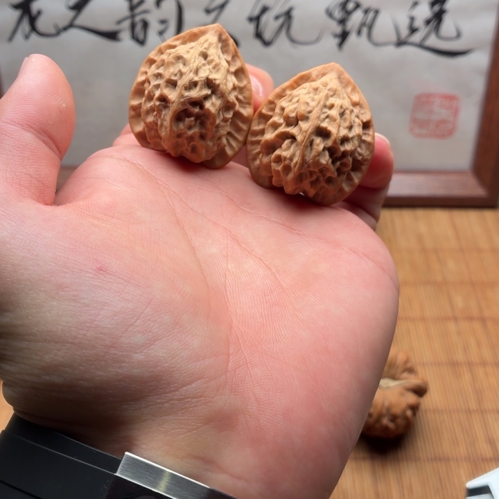 ****把件文玩核桃全品红桃A