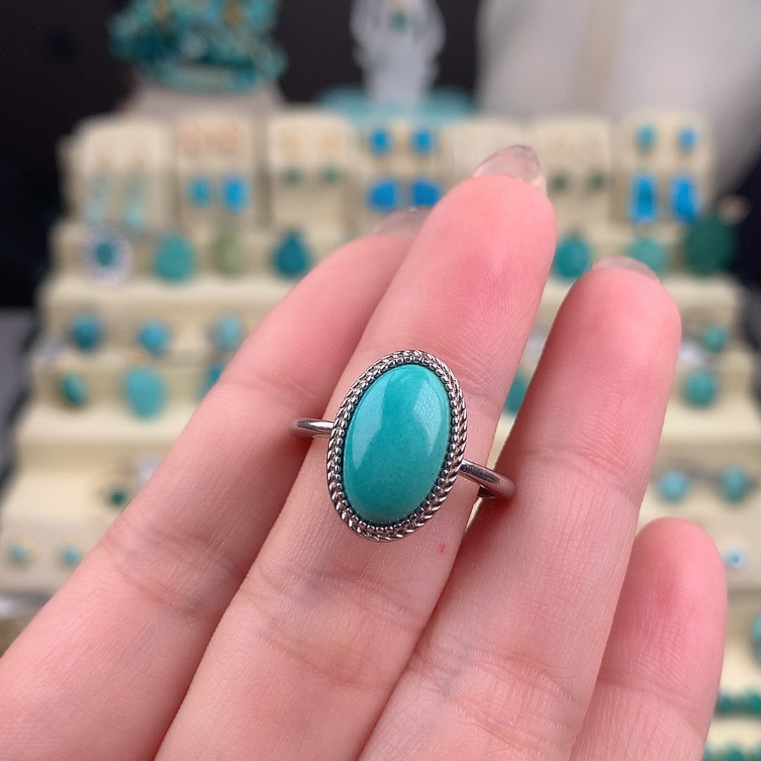 汤***宝绿松石银S925镶嵌戒指