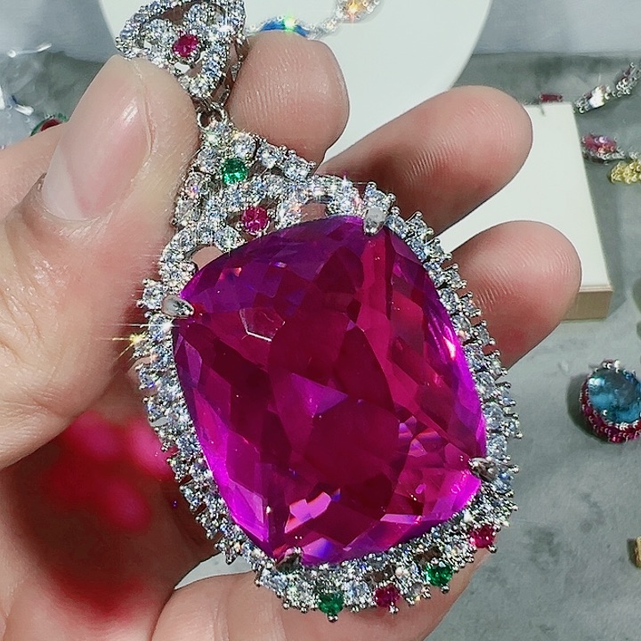 红宝石颈饰未镶嵌