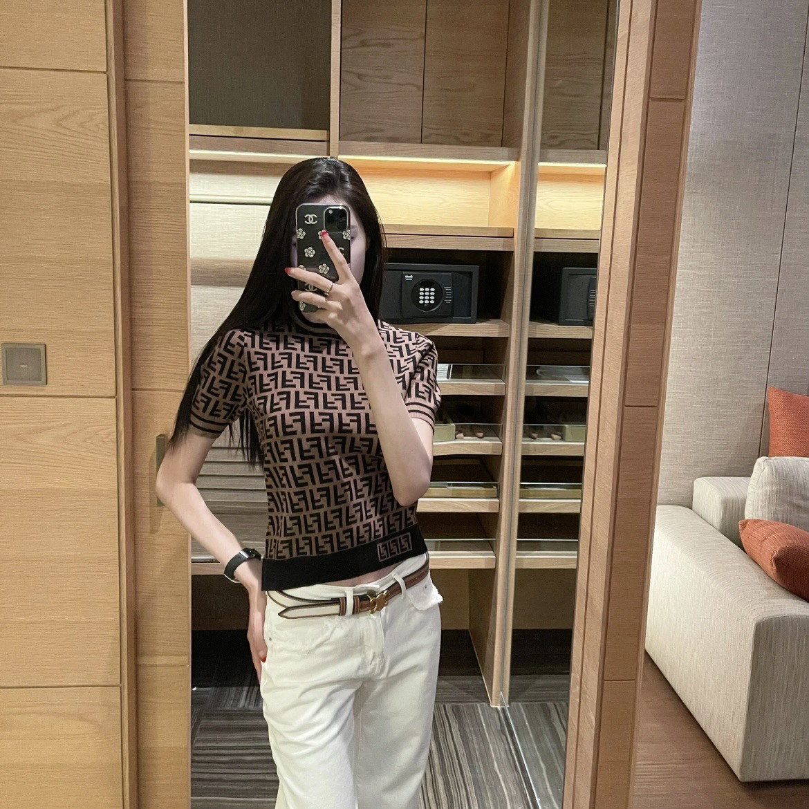 未使用 FENDI/芬迪 A100953/双F满印老花针织上衣/36码
