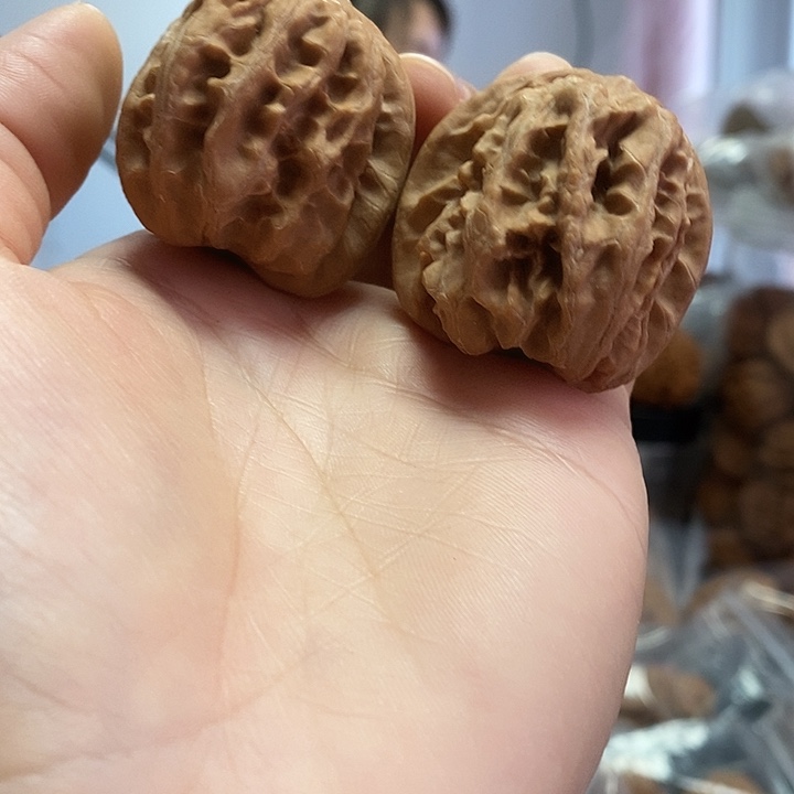 文玩核桃把件41.5平谷方块刀疤纹