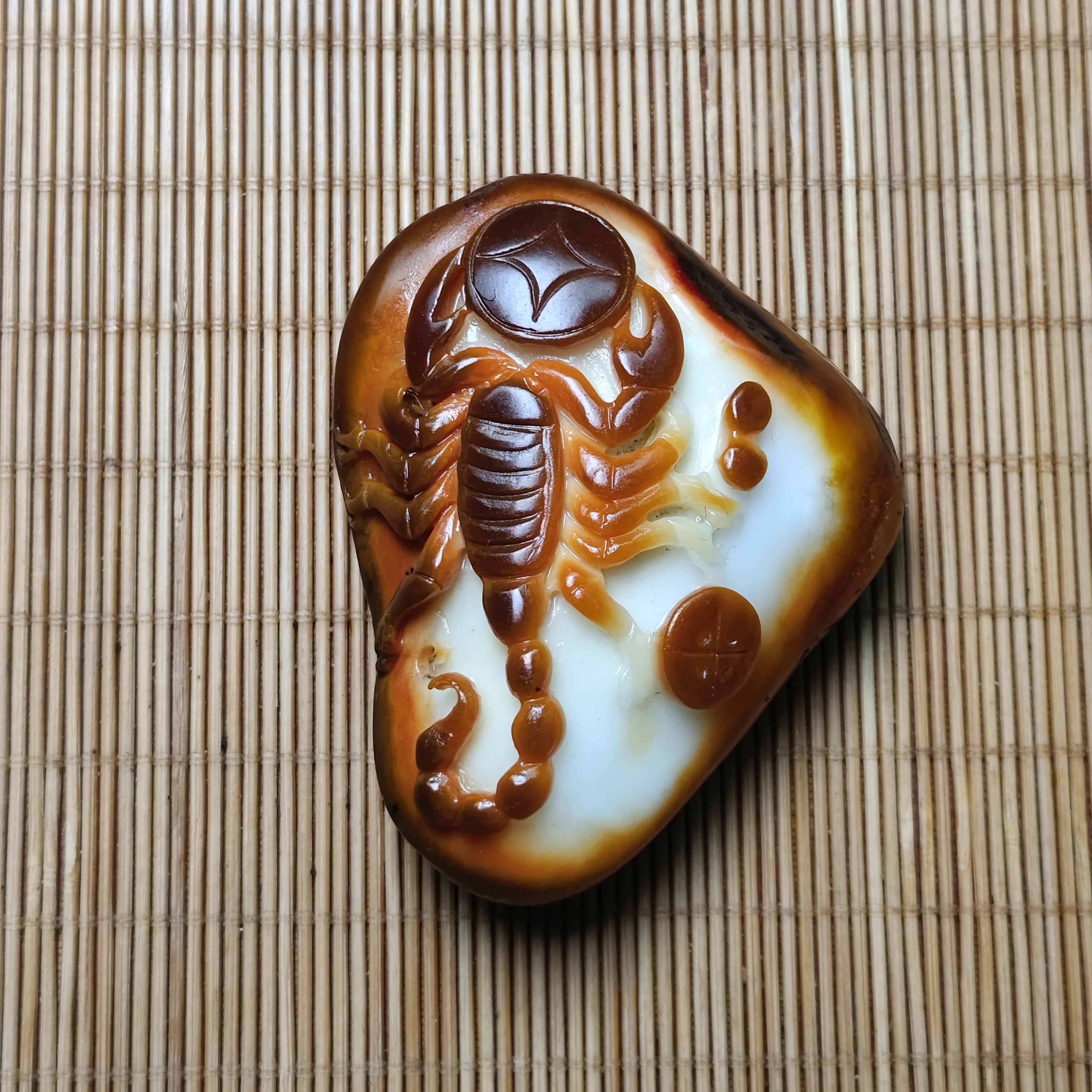 新疆和田玉八方来财152克