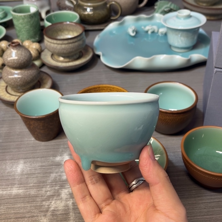 黄灿 粉青 美人泪作品