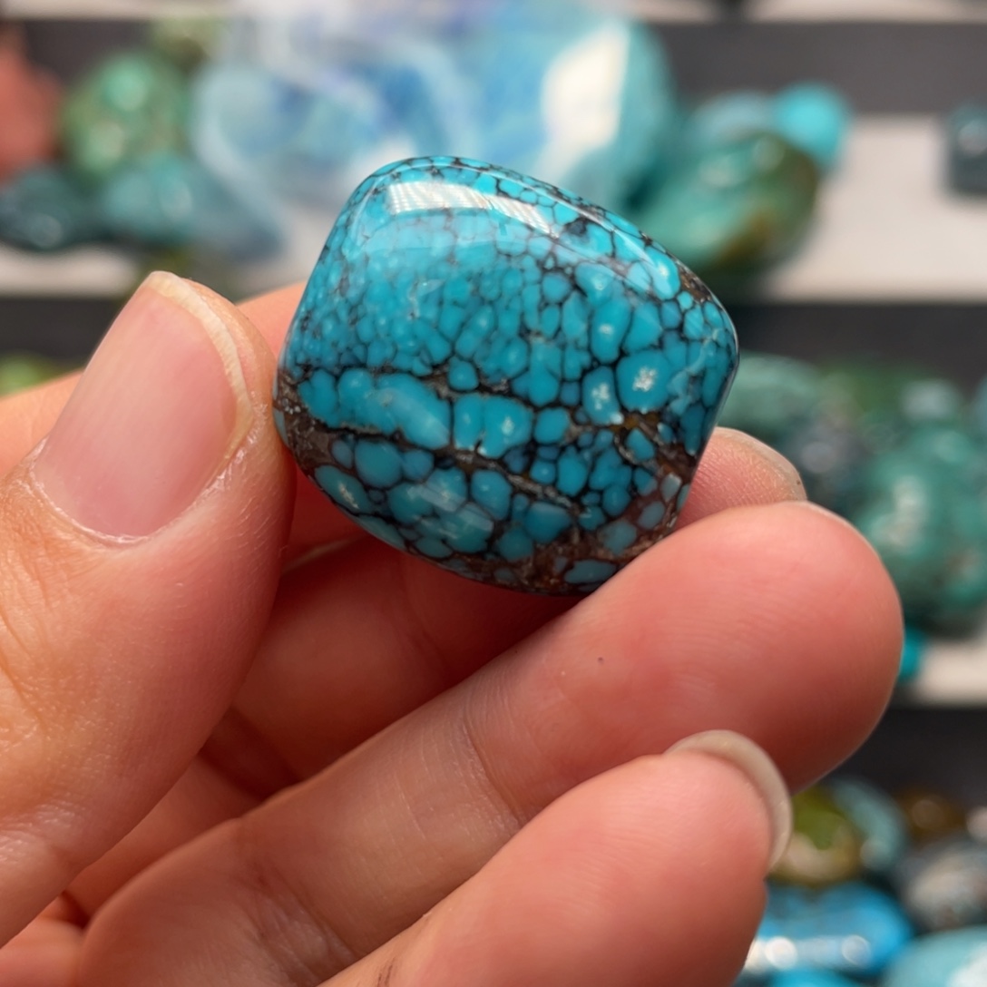 小***哥绿松石未镶嵌颈饰