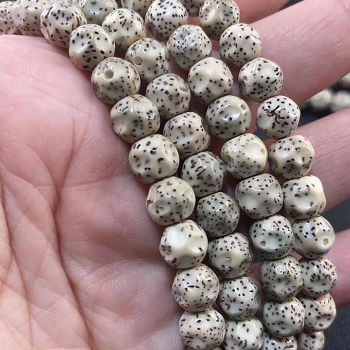 星月菩提把件雕刻奶酪8×7，120颗