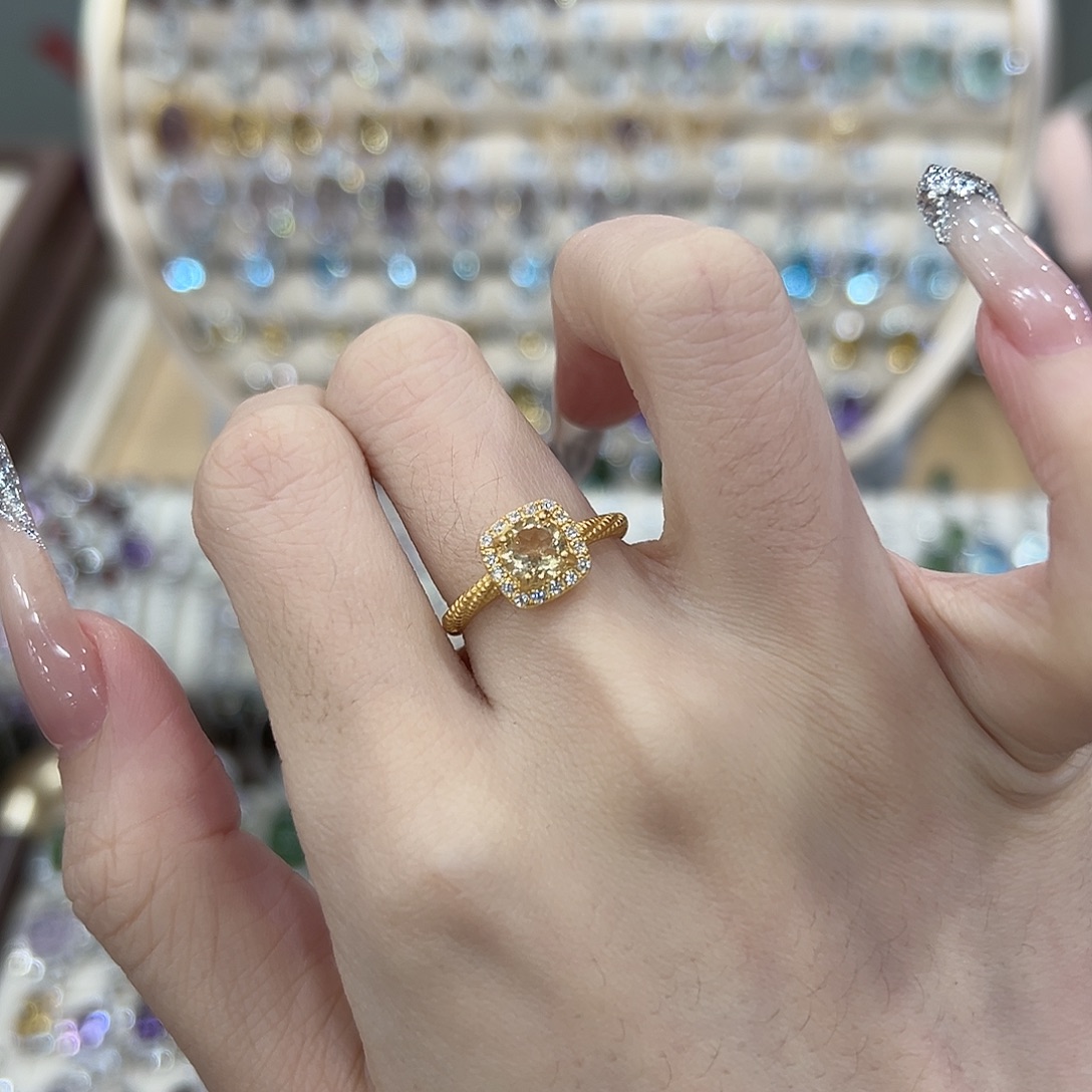 屋***咪黄晶银S925镶嵌戒指