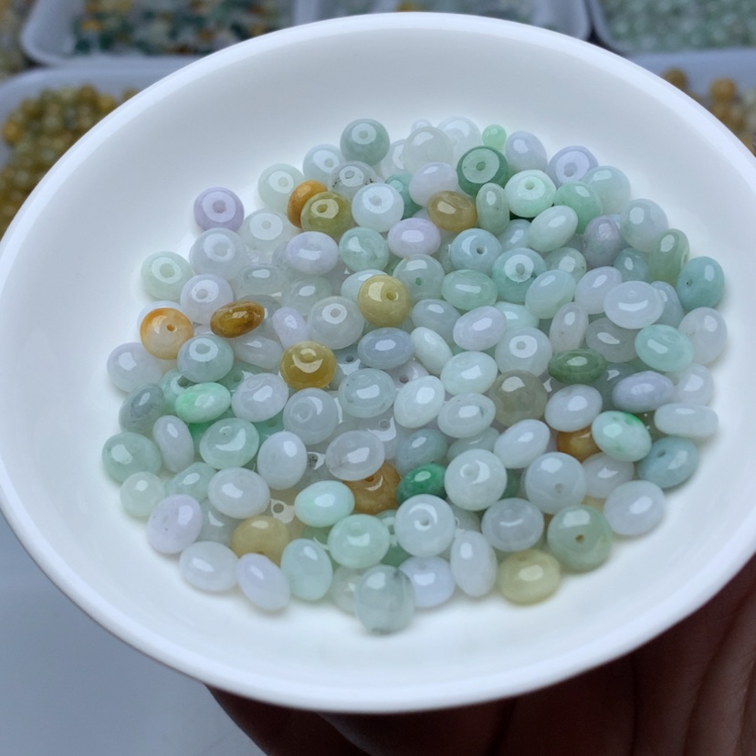 【闪购商品】翡翠手链未镶嵌卡4.8乘7.5冰三彩鼓珠40颗