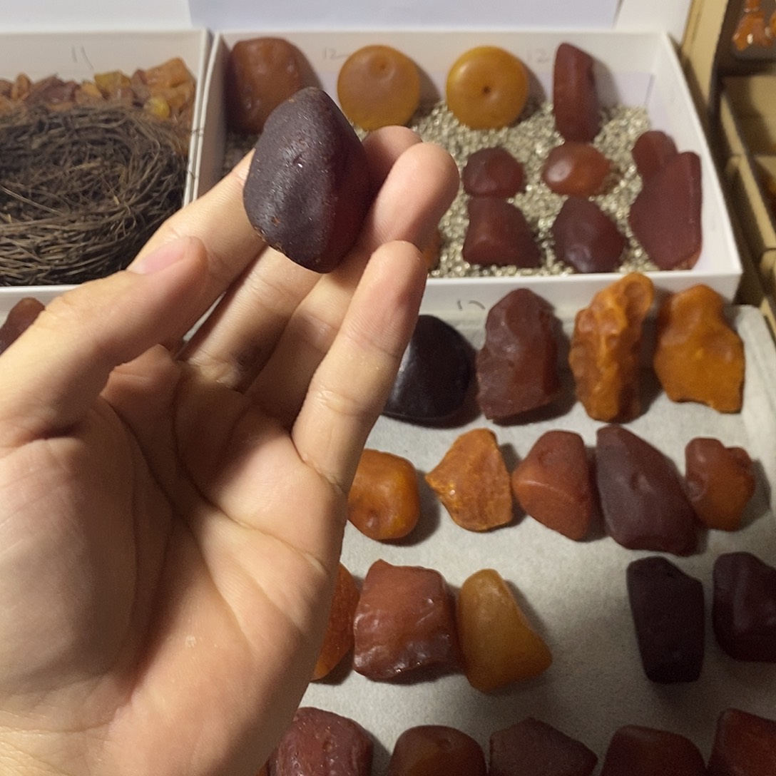 未镶嵌琥珀裸石琥珀