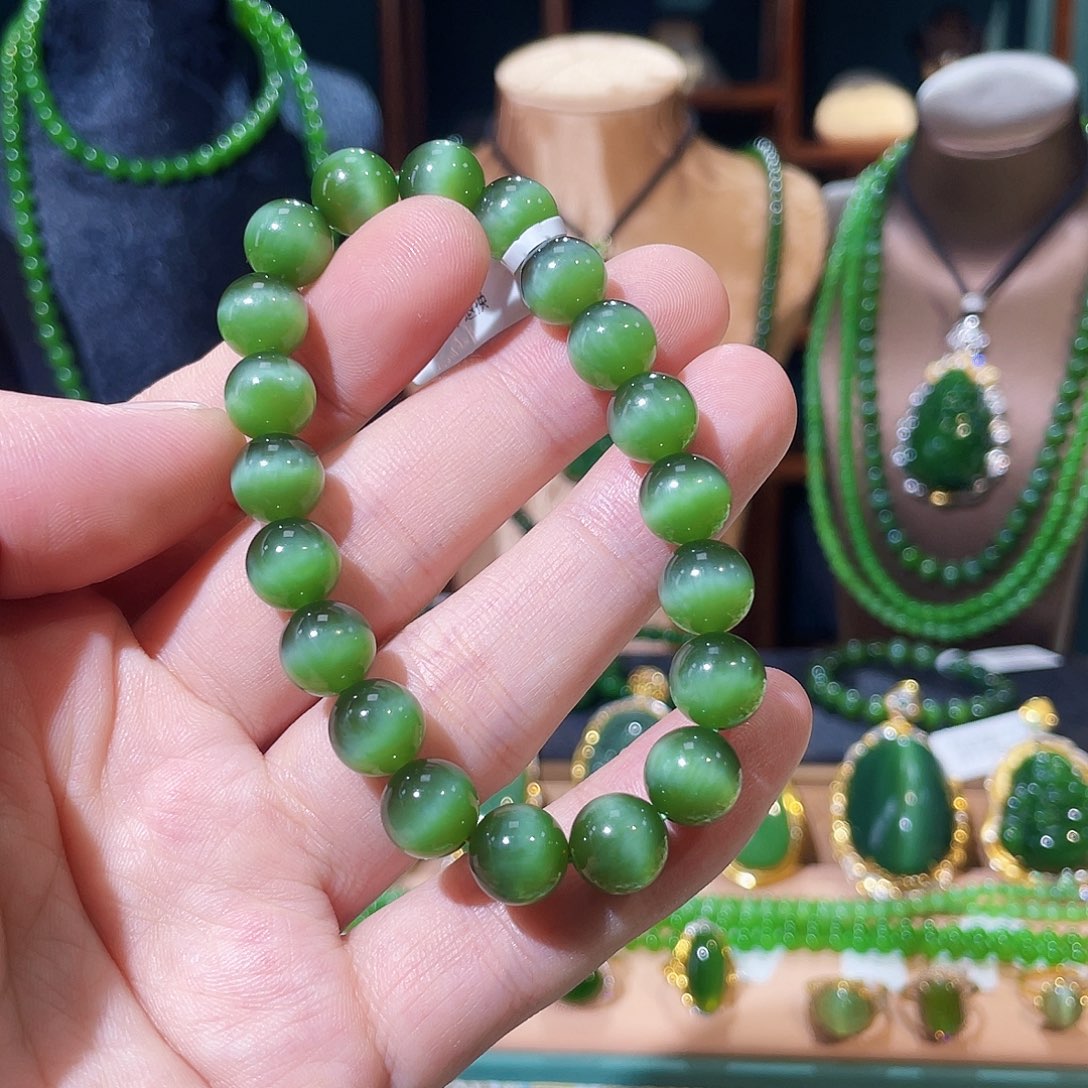 向***开和田玉（碧玉）未镶嵌手串