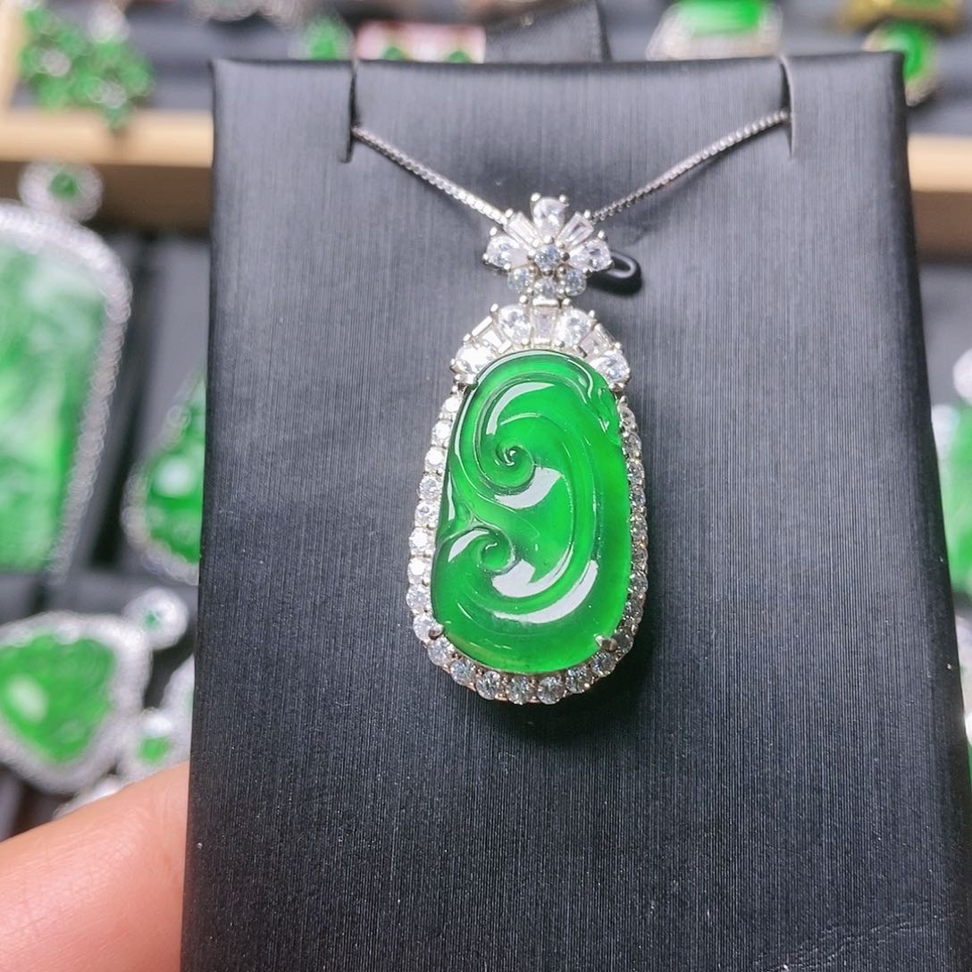 翡翠颈饰未镶嵌吊坠10