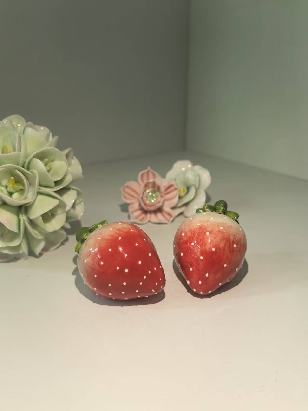 草莓造型陶瓷密家居实用摆件