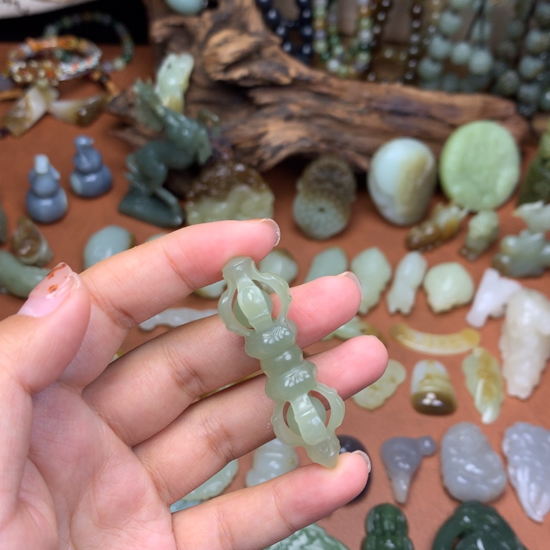 和田玉未镶嵌挂件