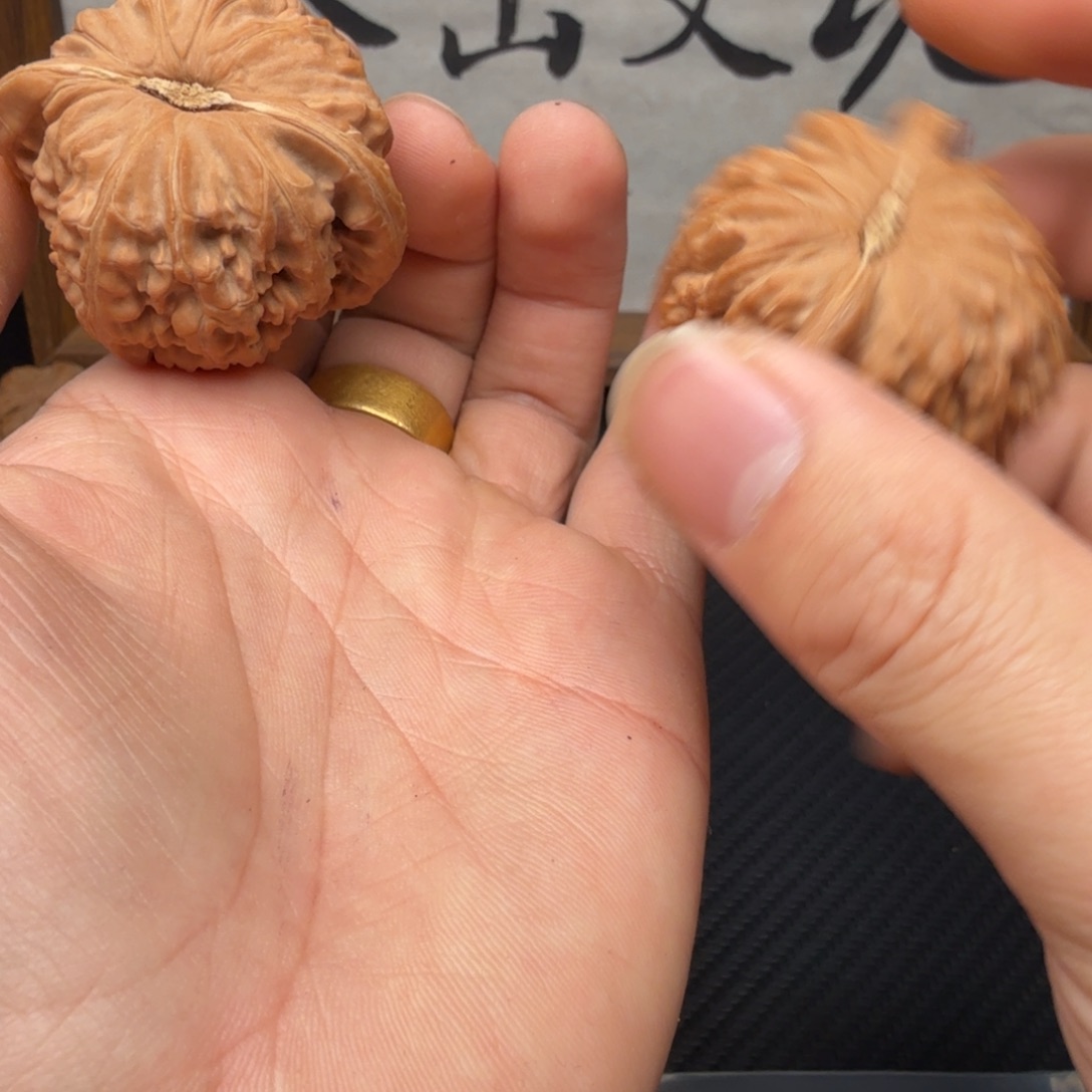 晴***朗文玩核桃吊坠45白狮子288