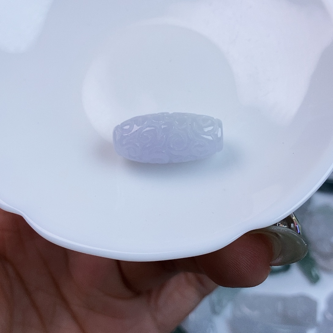 翡翠吊坠(不含链)未镶嵌既****?