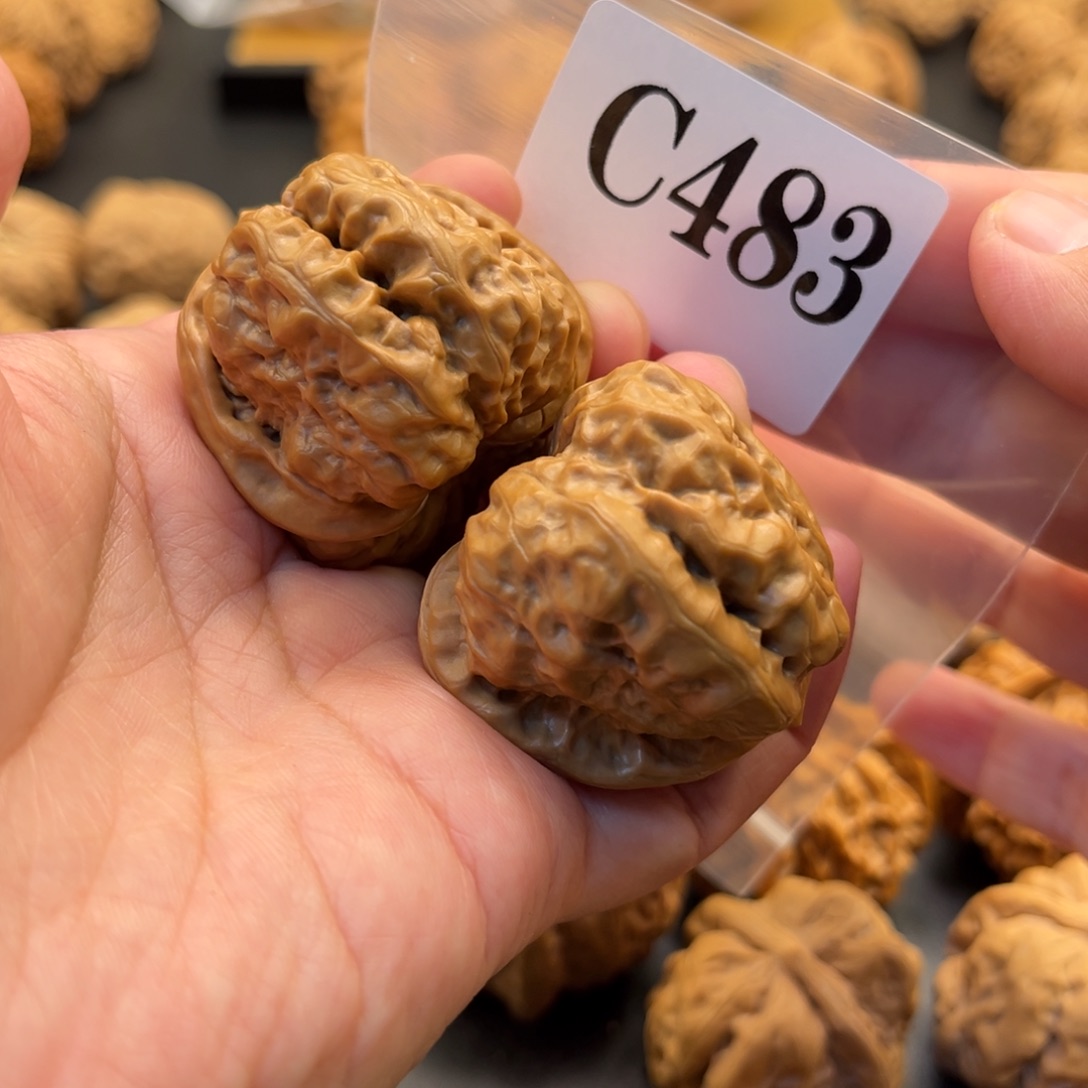 郑***听把件桃核蛙蛙精品39度43