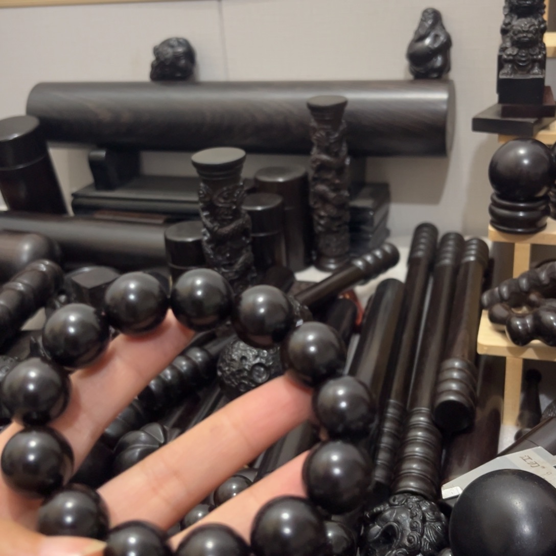 均***韬黑酸枝木类紫光檀1.8手串素圈