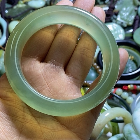 岫玉手镯未镶嵌60口径