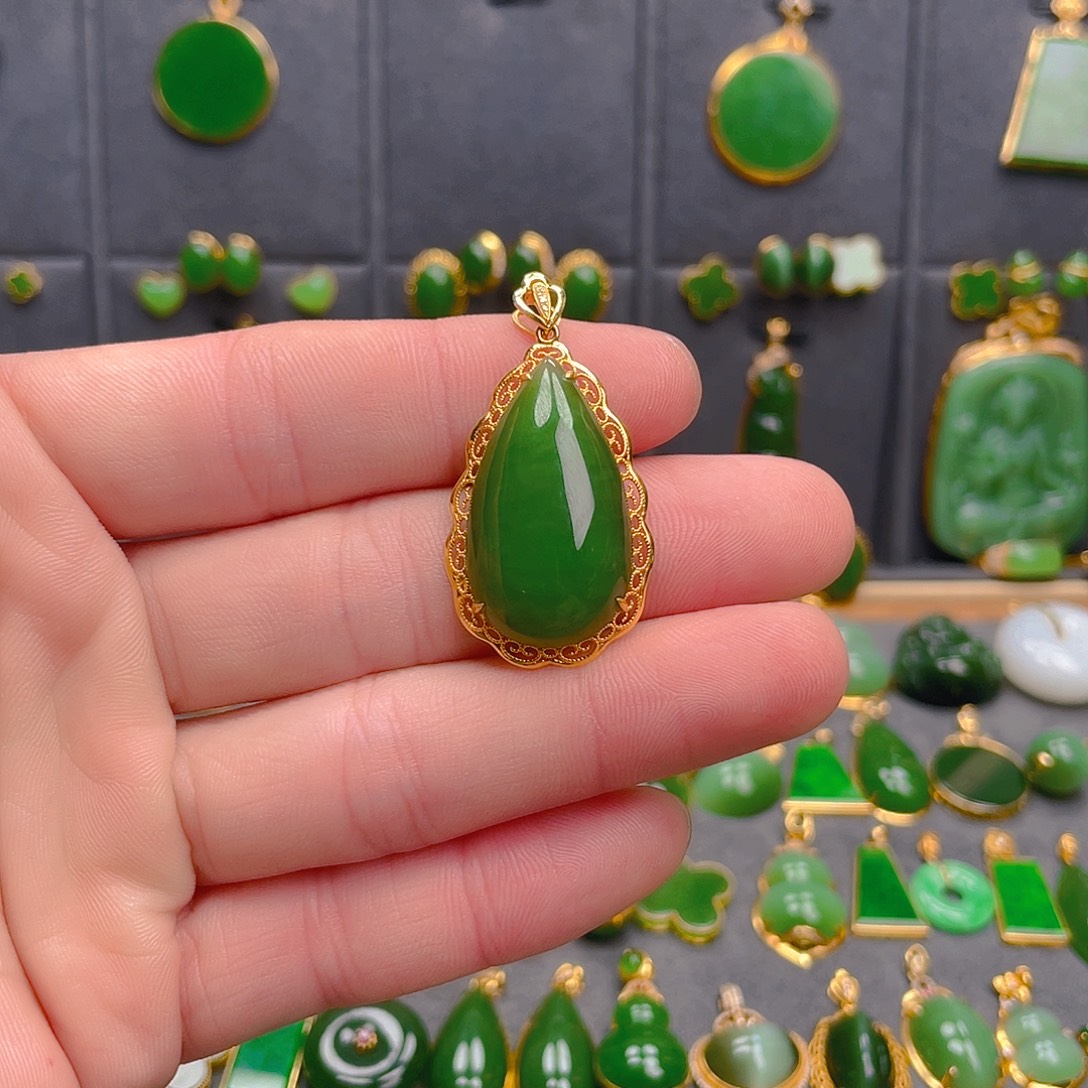 和田玉（碧玉）18K金镶嵌吊坠(不含链)