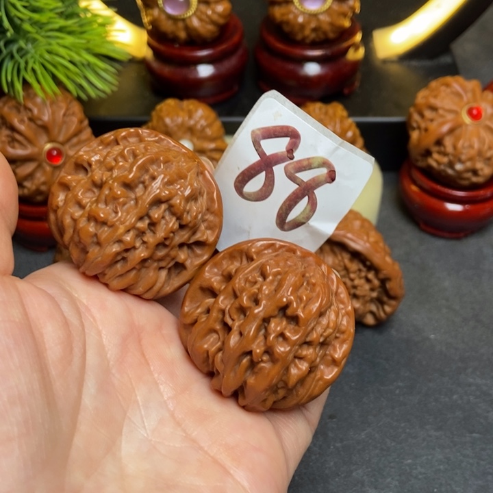 文玩核桃把件38楼盘88