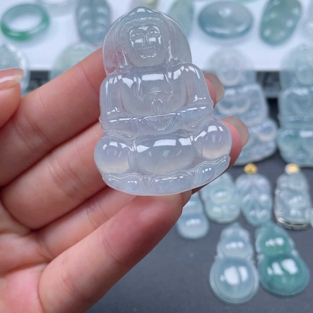 翡翠颈饰未镶嵌观音