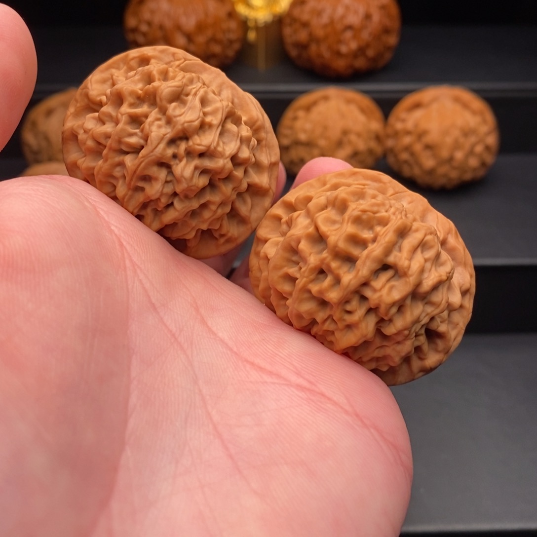 文玩核桃把件z***?秦闷