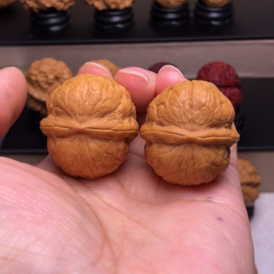 文玩核桃把件瓷娃娃61