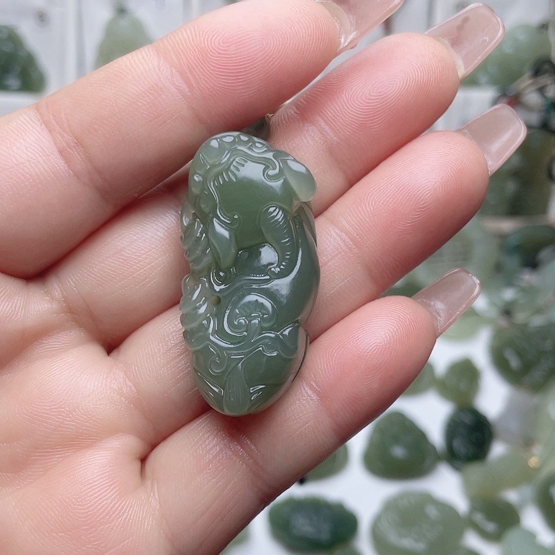 和田玉颈饰未镶嵌