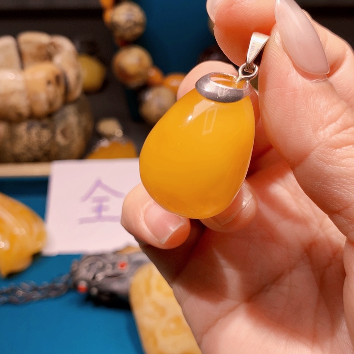 琥珀颈饰未镶嵌波兰设计款琥珀蜜蜡