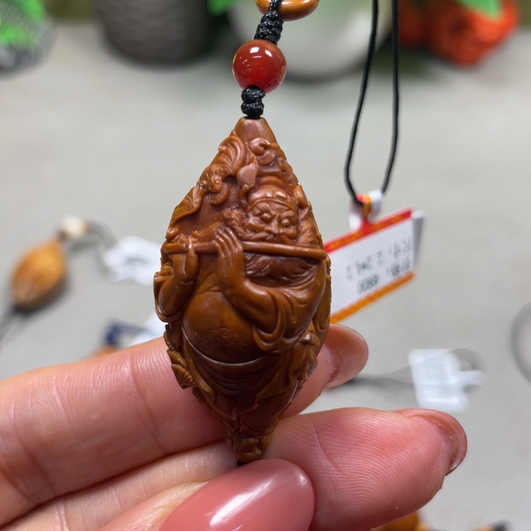 橄榄核吊坠橄榄核雕工艺