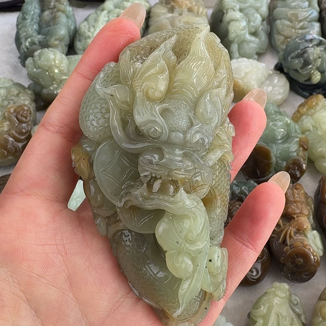 和田玉未镶嵌把件