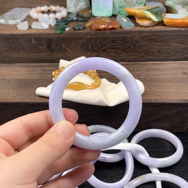 翡翠手镯未镶嵌冰茄紫有纹