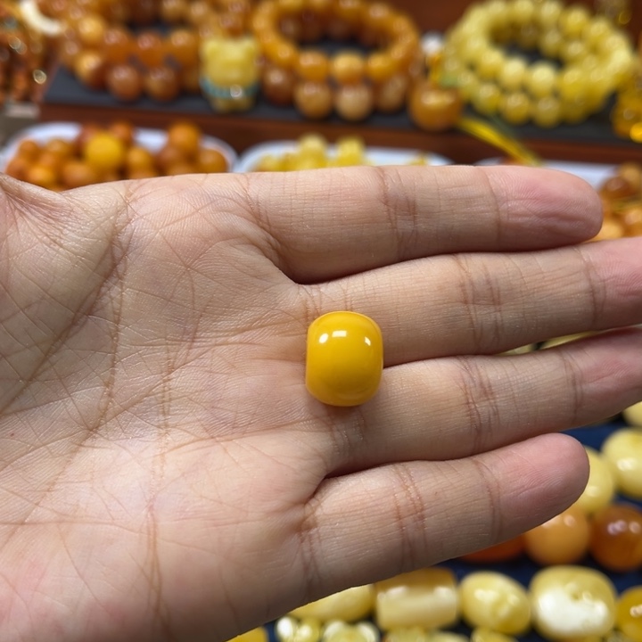 琥珀未镶嵌裸石卡14加老蜡墩
