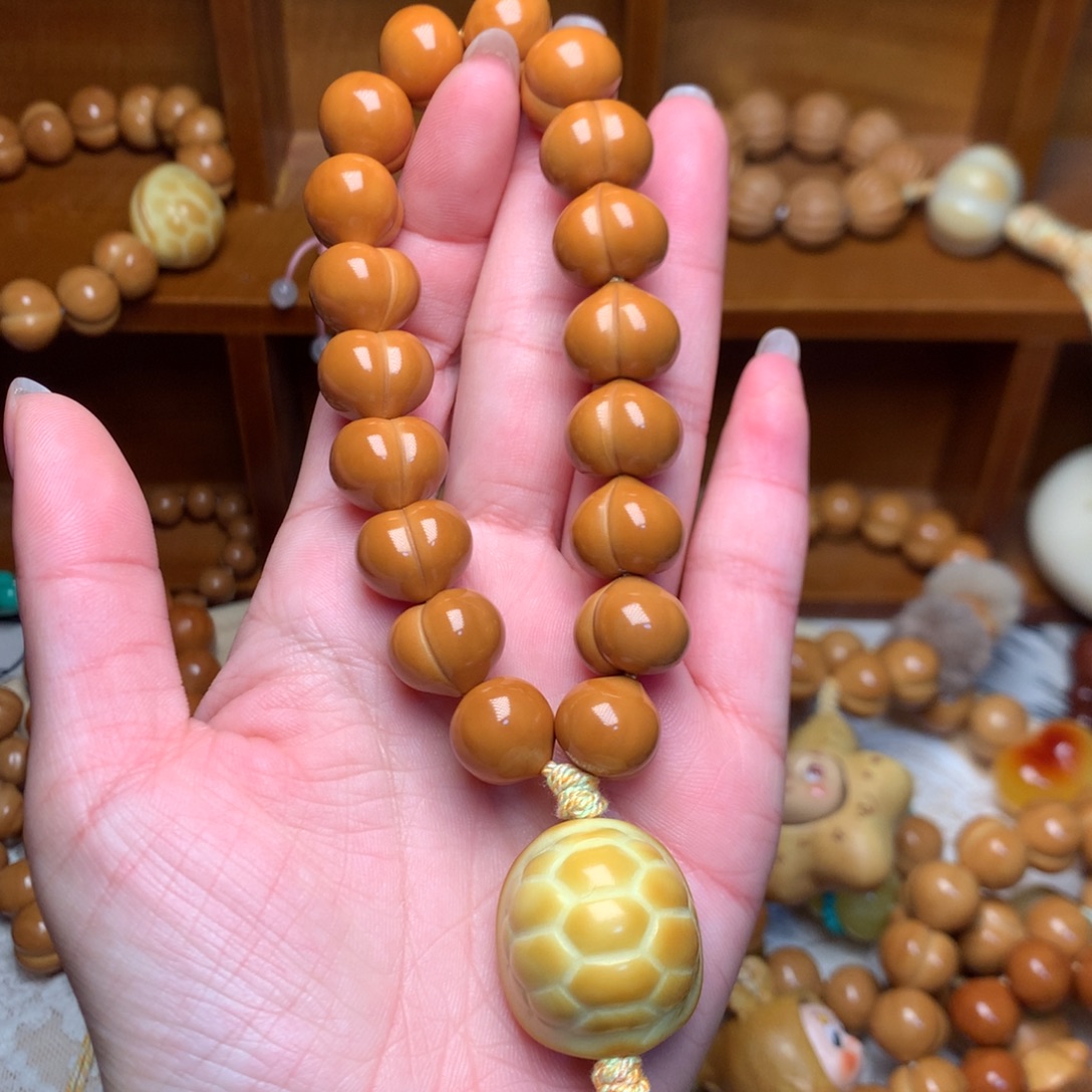 把件猴头核桃14玻璃底屁桃手持富甲