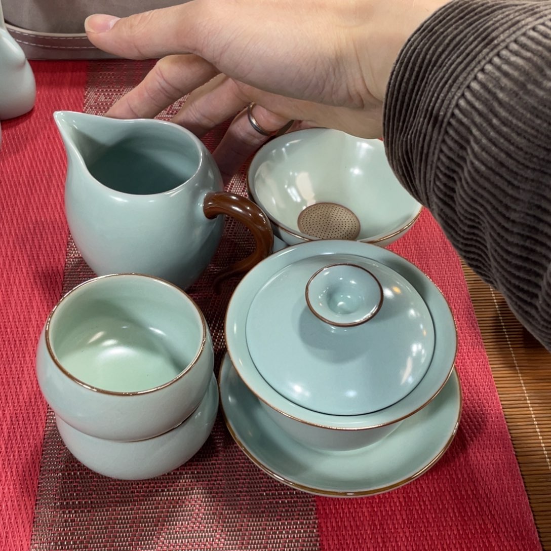 瓷片。。。。。。。。。。。。。。。。。。