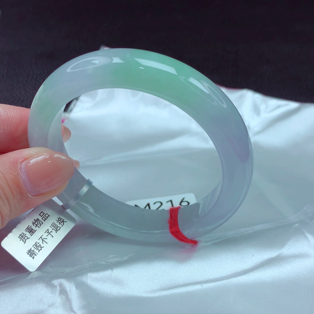 翡翠手镯未镶嵌刘***！手镯88