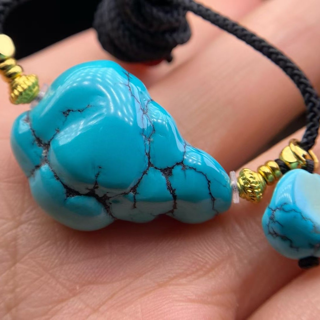 原矿高瓷蓝精品随行吊坠 绿松石 。尺寸30*20*13.8mm。重13.8g