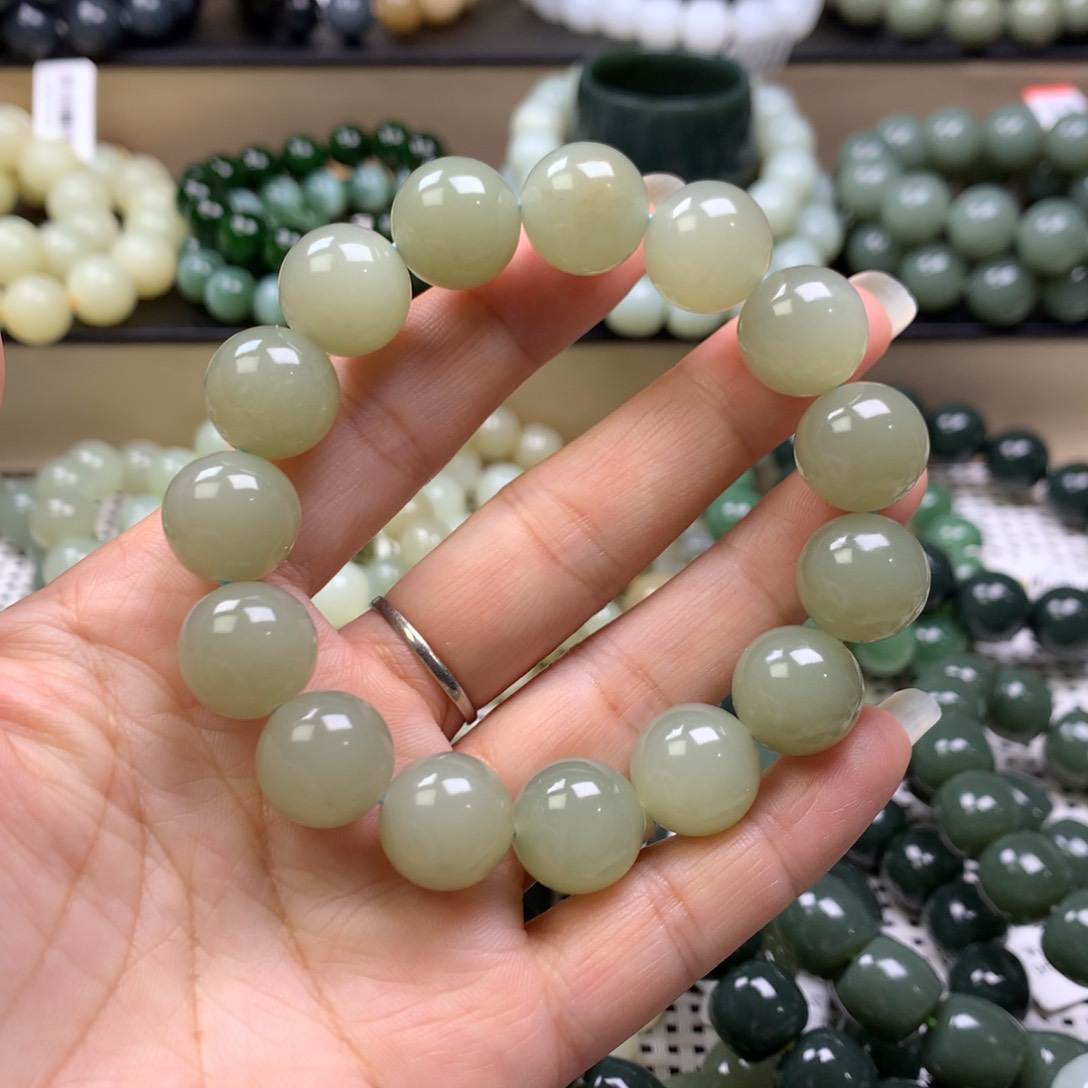 和田玉颈饰未镶嵌